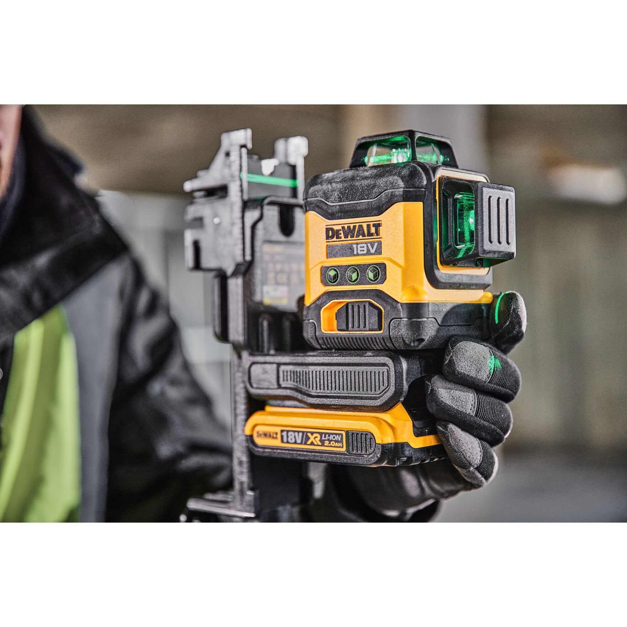 Dewalt xr best sale 18v 2ah